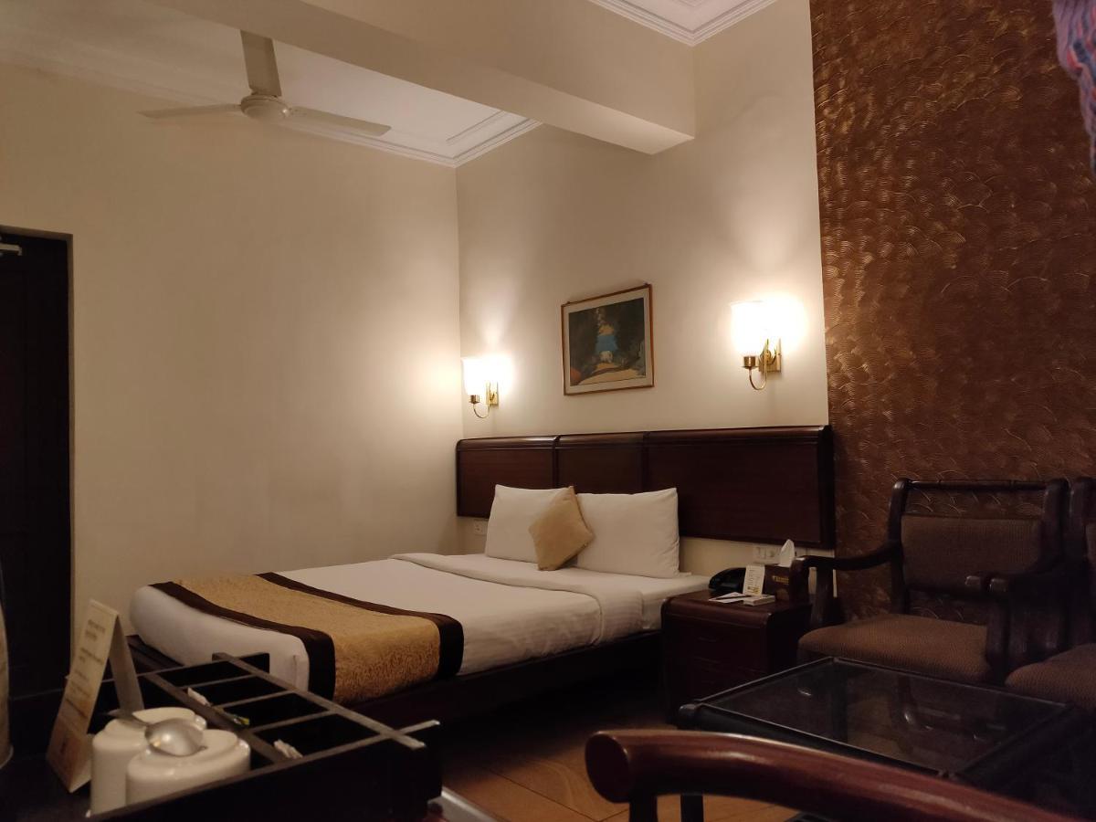 Yuvarani Residency Kochi Extérieur photo