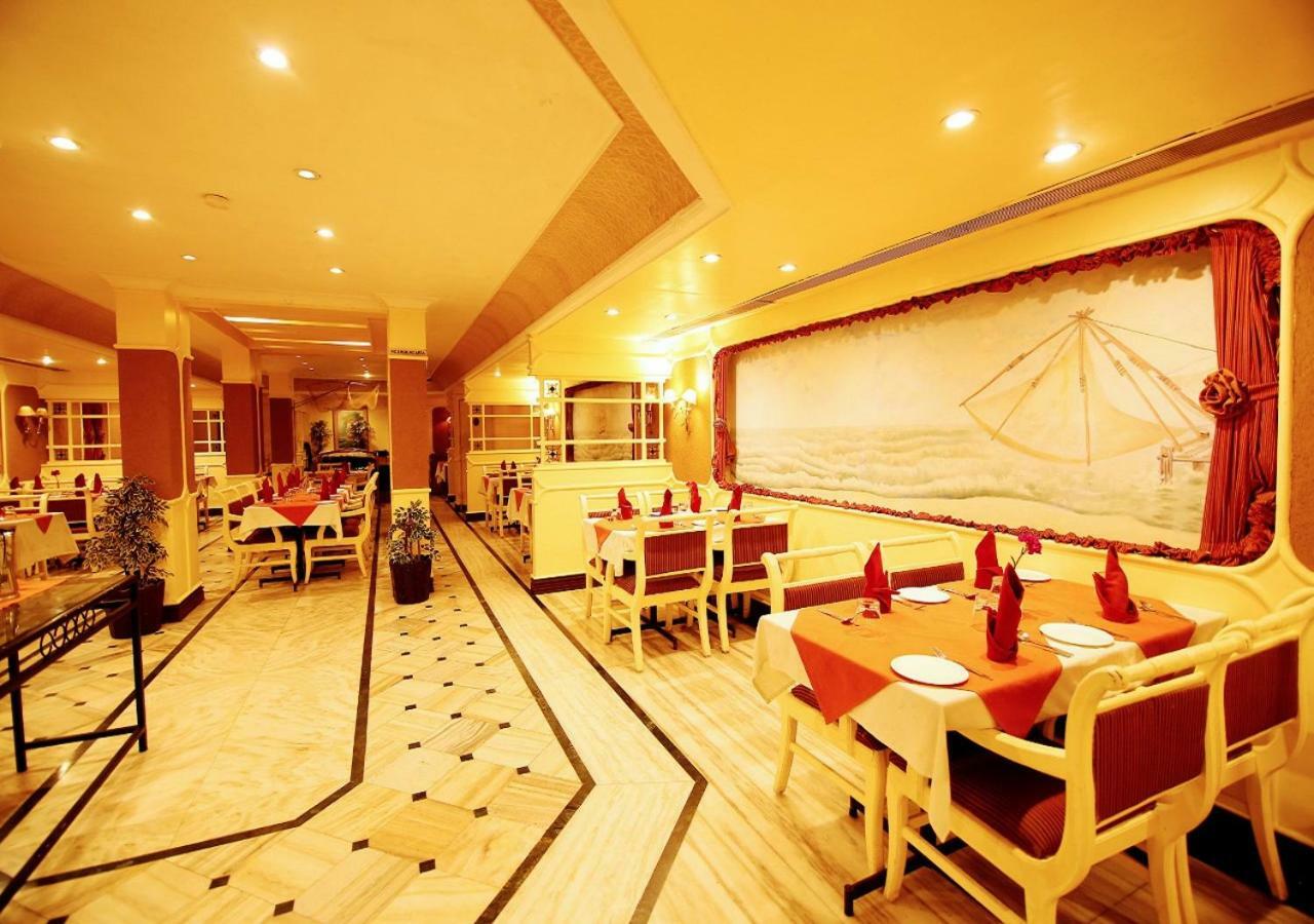 Yuvarani Residency Kochi Extérieur photo