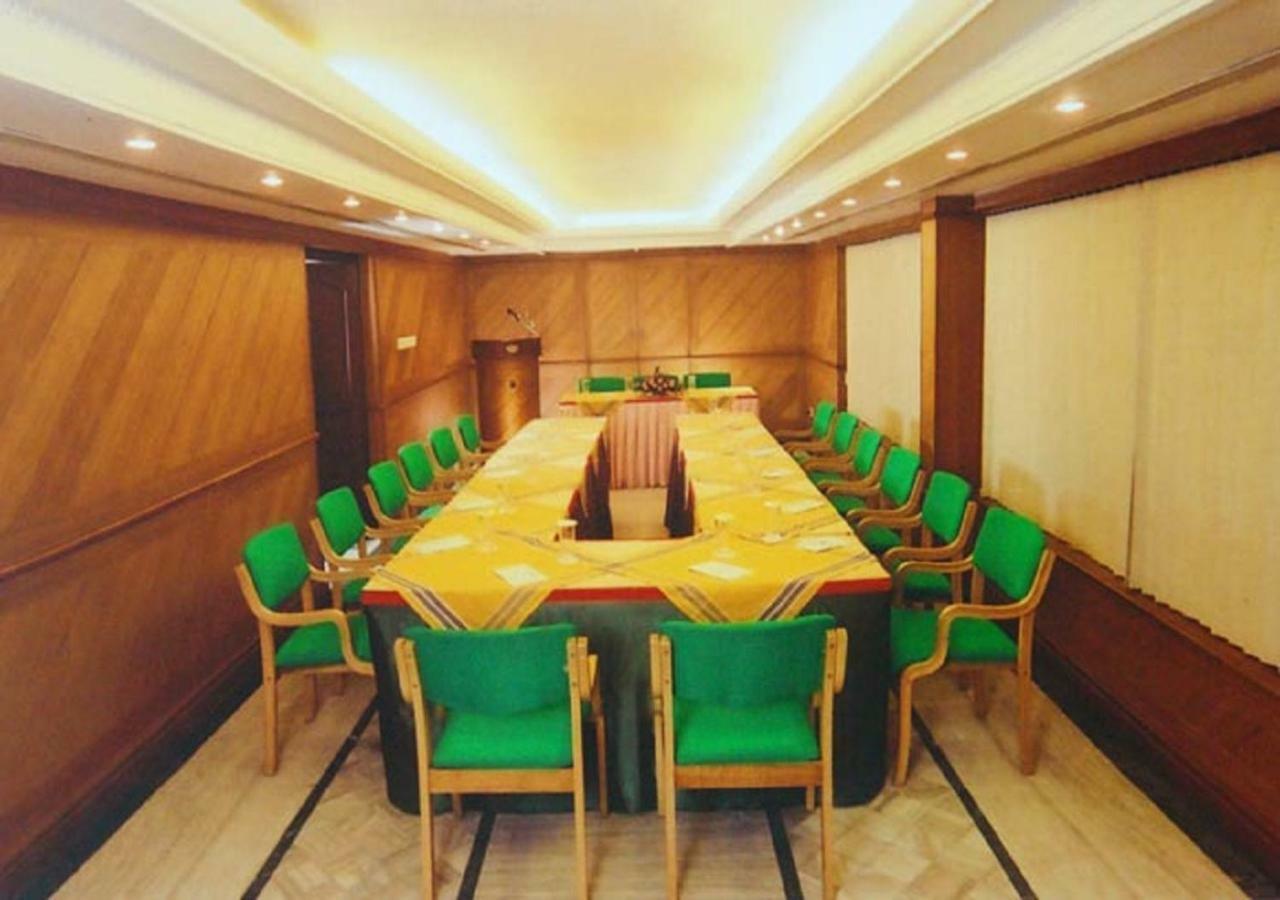 Yuvarani Residency Kochi Extérieur photo