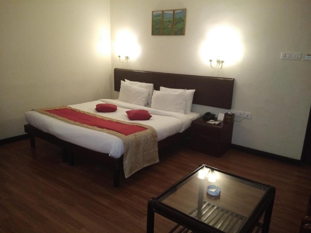 Yuvarani Residency Kochi Extérieur photo