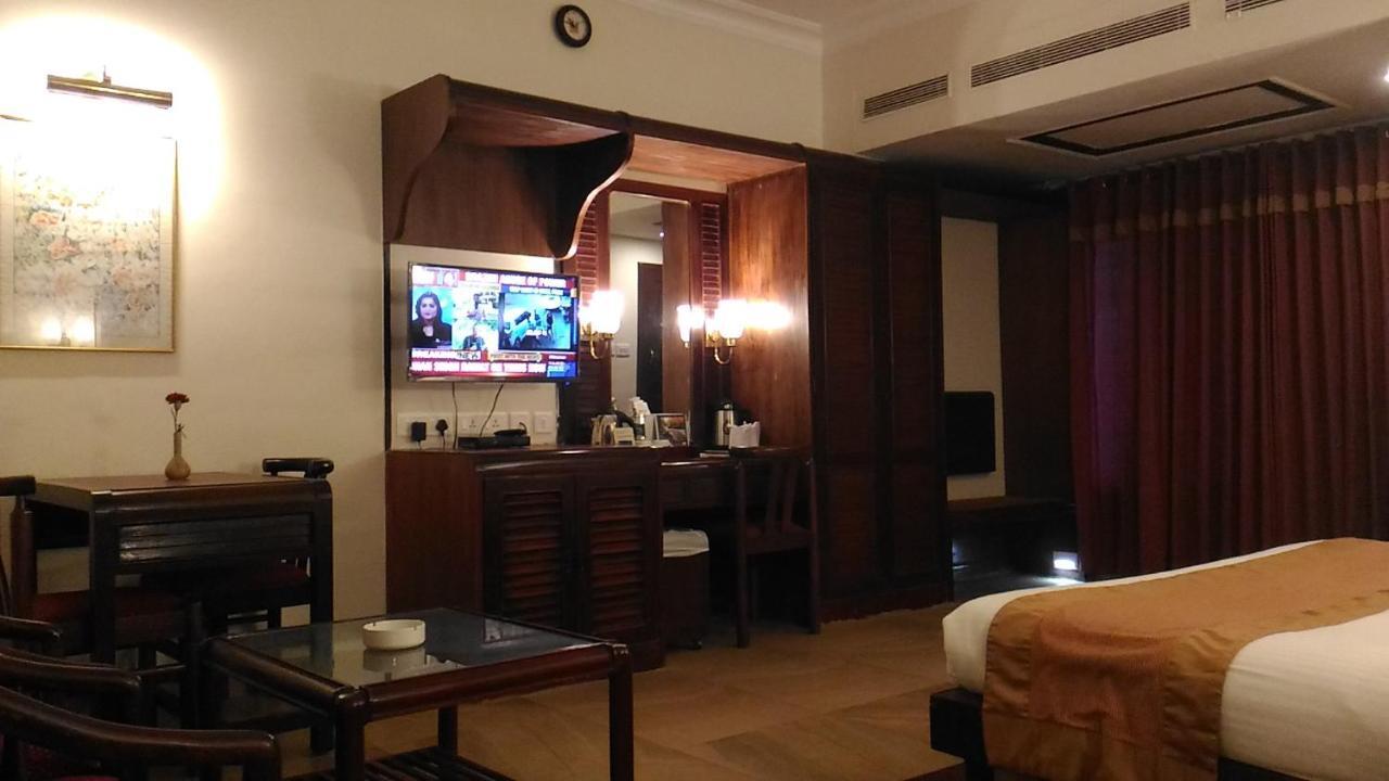 Yuvarani Residency Kochi Extérieur photo