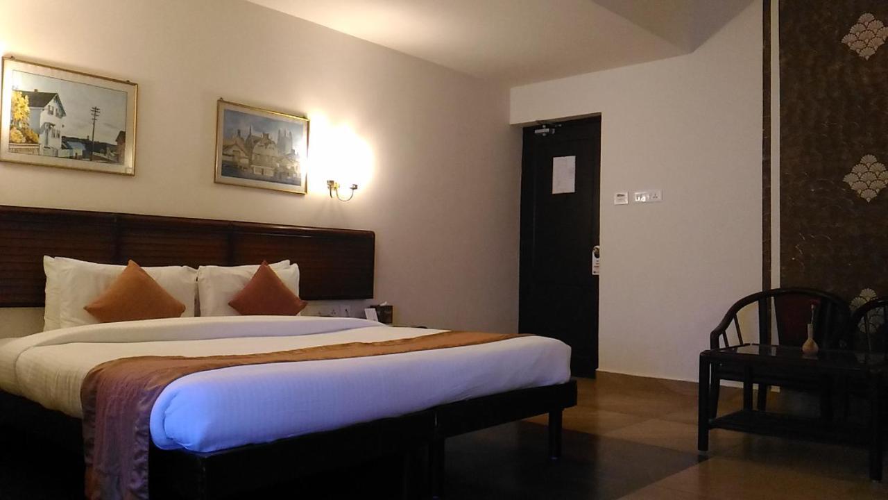 Yuvarani Residency Kochi Extérieur photo