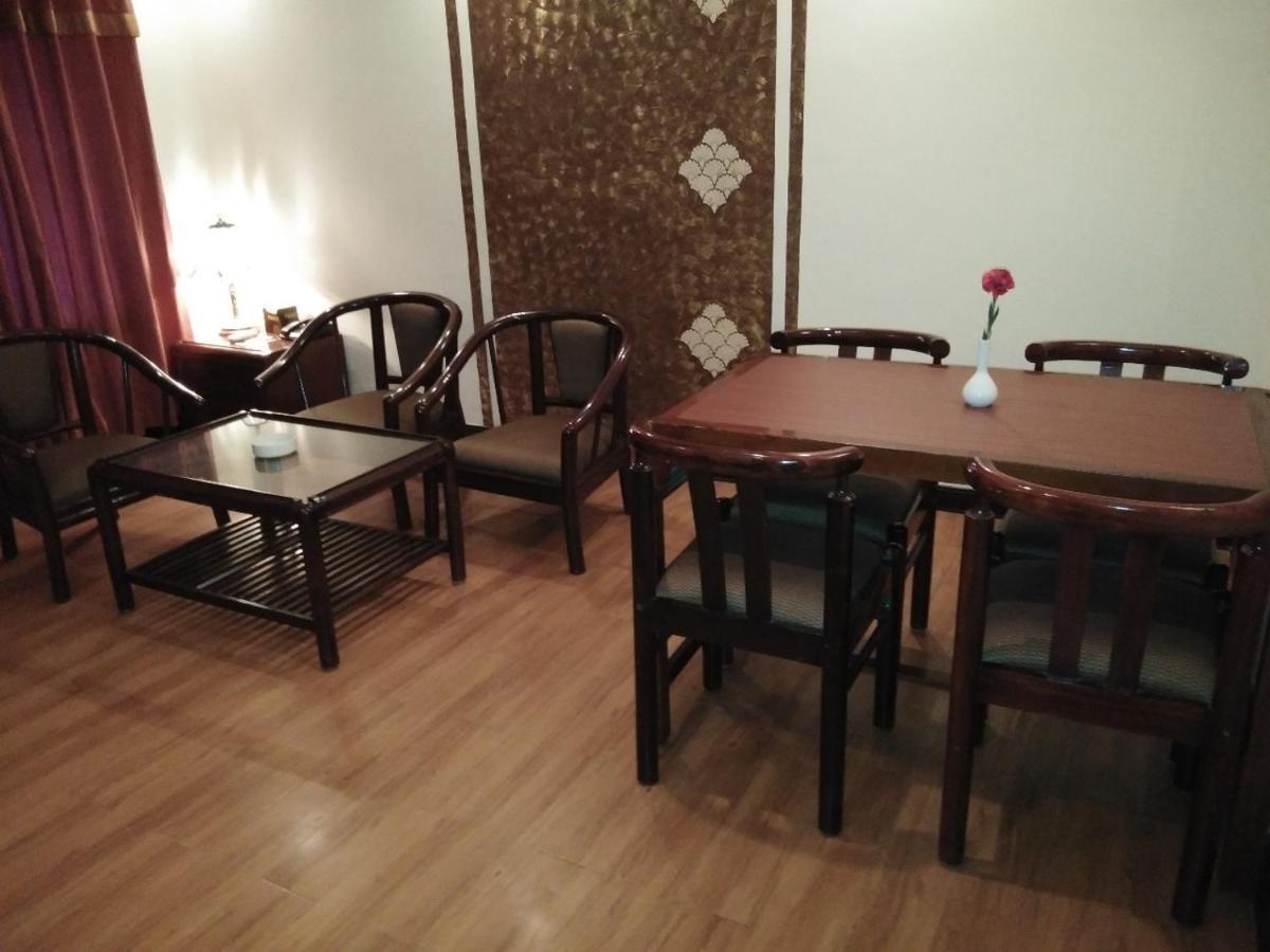 Yuvarani Residency Kochi Extérieur photo
